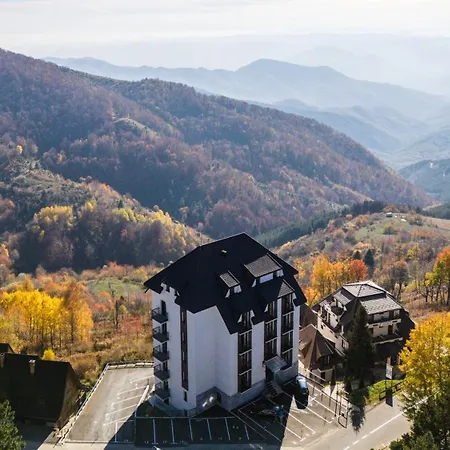 Nina アパートホテル 3*